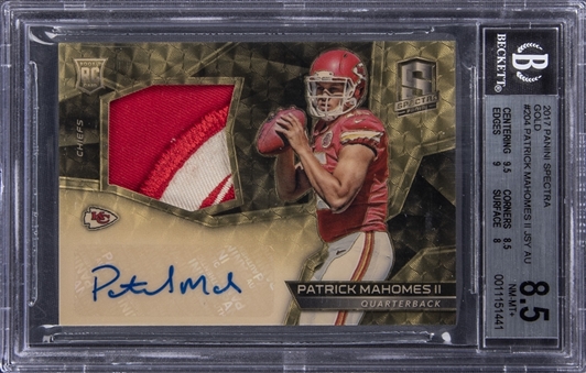 2017 Panini Spectra Gold Vinyl #204 Patrick Mahomes II Signed Patch Rookie Card (#1/1) - BGS NM-MT+ 8.5/BGS 10 
